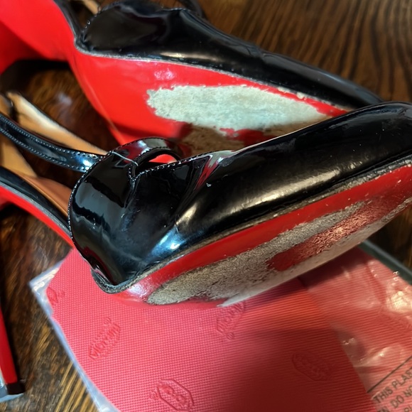 Christian Louboutin SZ8 4” heel black patent leather needs TLC red souls $16 - Picture 6 of 8